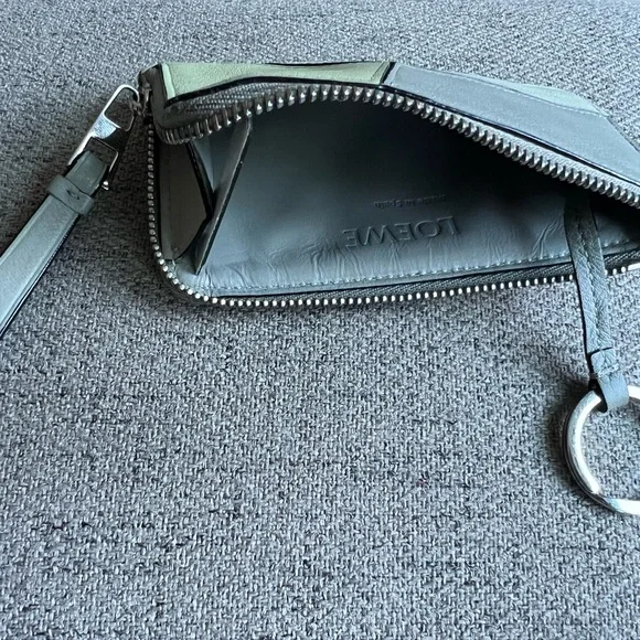 Loewe Puzzle Leather Zip Card Pouch - Picture 6 of 12